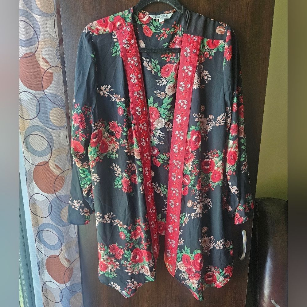 The Pioneer Woman Black and Red Floral Cardigan Size L/XL